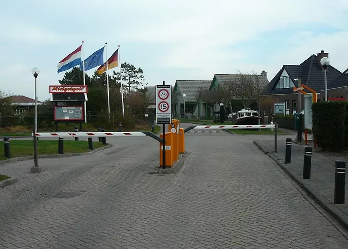 Strandslag Zanddijk 229 Aan Zee * Julianadorp
